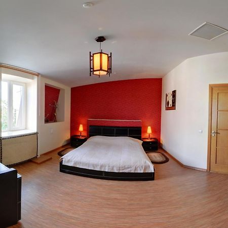 Tsentralniy Hotel Khmel'nyts'kyy Exterior photo