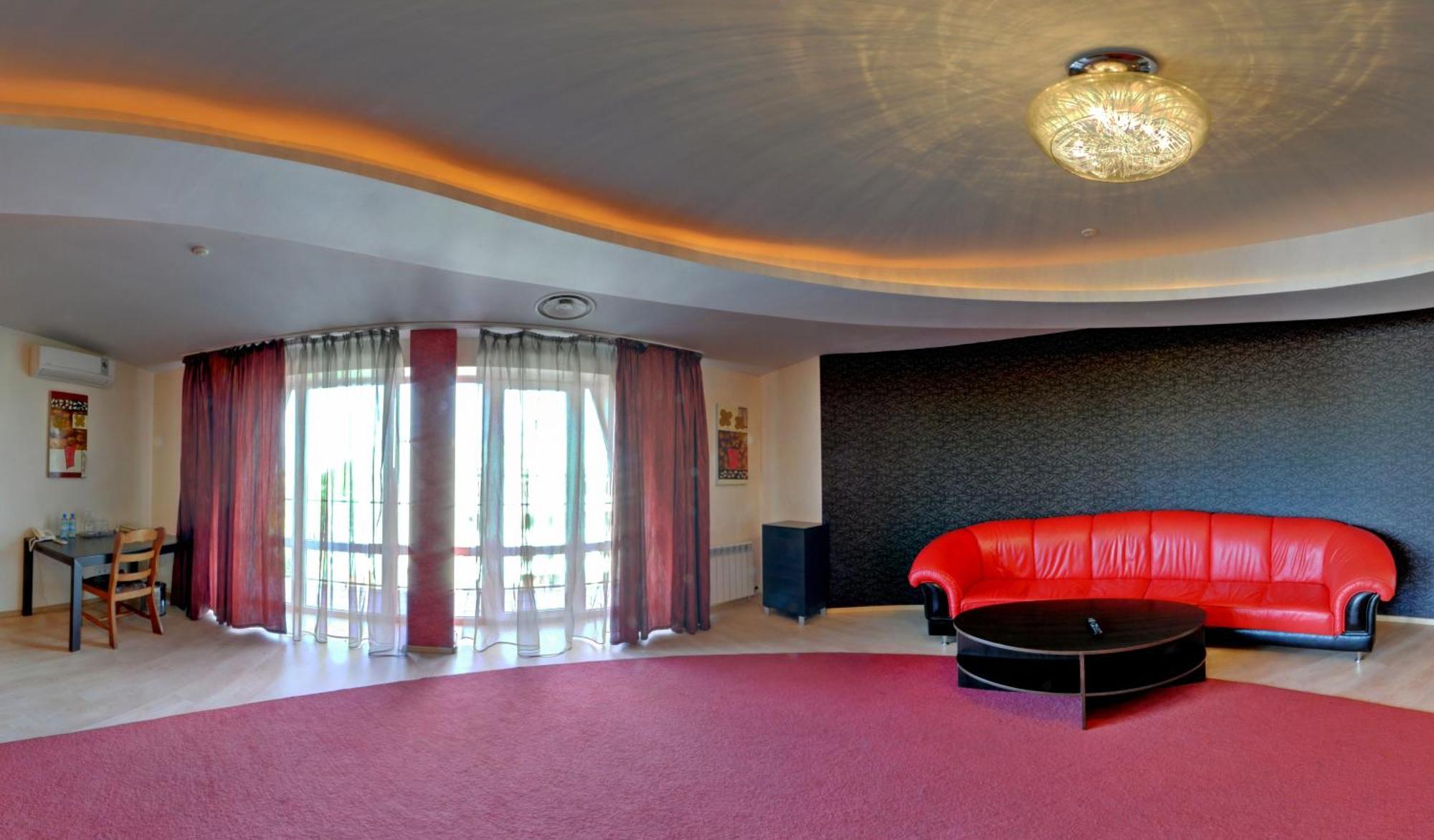 Tsentralniy Hotel Khmel'nyts'kyy Exterior photo